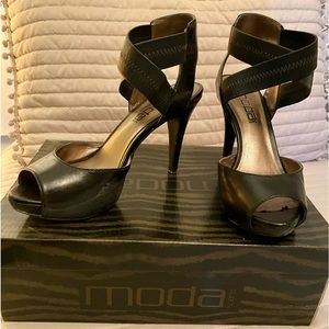 Moda - black platform heels